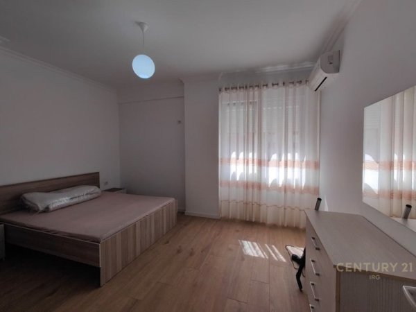Tirane, jepet me qera apartament 1+1 Kati 1, 80 m² 550 € (Oxhaku)