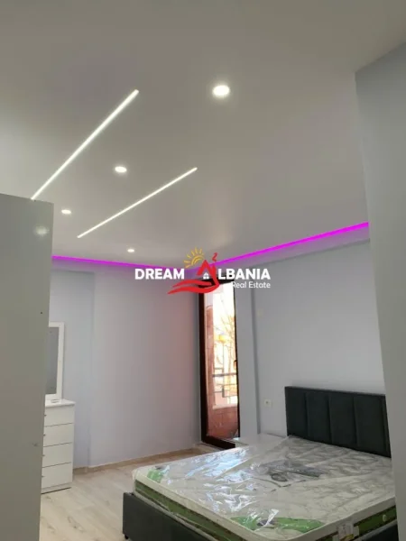 Tirane, jepet me qera apartament 2+1 Kati 2, 80 m² 600 € (tek Kopshti Botanik prane xhamise)