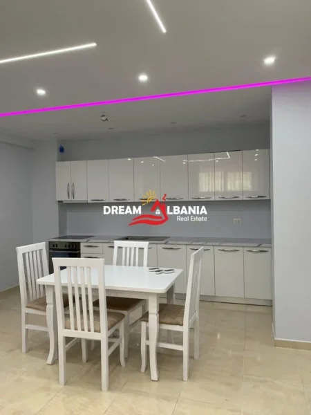 Tirane, jepet me qera apartament 2+1 Kati 2, 80 m² 600 € (tek Kopshti Botanik prane xhamise)