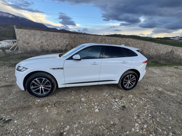 Tirane, shes SUV Jaguar F-Pace Nafte, e bardhë automatik Klima 199.000 km 21.700 €