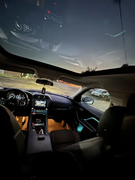 Tirane, shes SUV Jaguar F-Pace Nafte, e bardhë automatik Klima 199.000 km 21.700 €