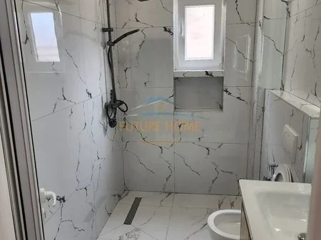 Tirane, shes apartament 1+1+Ballkon Kati 4, 51 m² 95.000 € (XHAMIA XHURA)