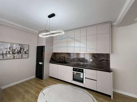 Tirane, shitet apartament 2+1+Ballkon Kati 9, 91 m² 148.000 € (ASTIR)