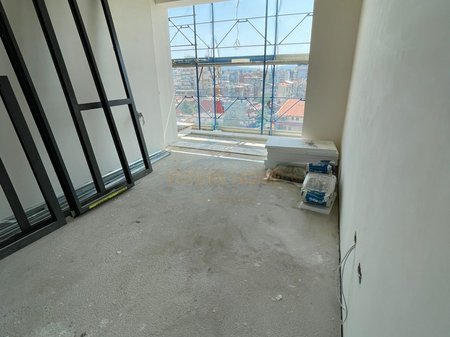 Tirane, shitet apartament 2+1 Kati 7, 105.000 m² 263.000 € (Stacioni Trenit)
