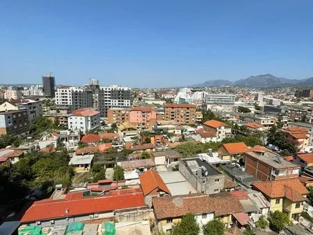 Tirane, shitet apartament 2+1 Kati 7, 105.000 m² 263.000 € (Stacioni Trenit)