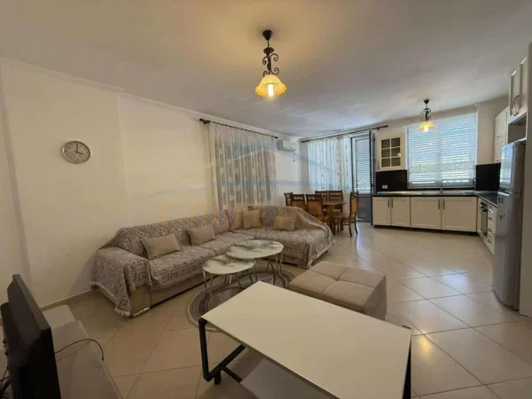 Tirane, jepet me qera apartament 2+1+Ballkon Kati 3, 110 m² 450 € (RRUGA INDUSTRIALE ARDENO)  UNA56884
