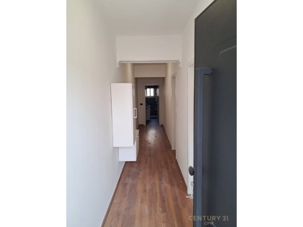Tirane, jepet me qera apartament 2+1 Kati 2, 71 m² 550 € (Pallati me shigjeta)