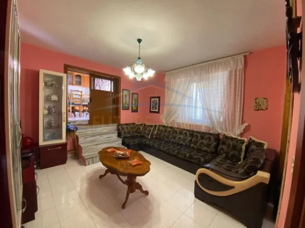 0683487469 Tirane, jepet me qera apartament 2+1+Parkim Kati 1, 158 m² 500 € (Ish Tregu Elektrik)