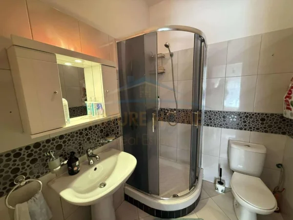 0683487469 Tirane, jepet me qera apartament 2+1 Kati 5, 110 m² 460 € (Astir , Bar Tubino)
