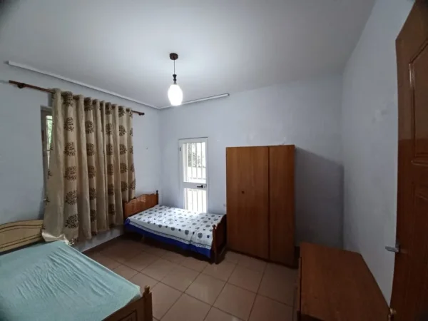 Tirane, jepet me qera Vile 3+1 Kati 2, 120 m² 350 € (Kinostudio)