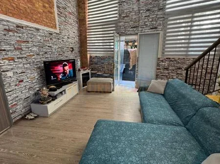 Tirane, shitet apartament 2+1 Kati 1, 76 m² 75.000 € (Fresku)