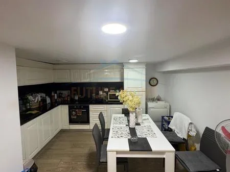 Tirane, shitet apartament 2+1 Kati 1, 76 m² 75.000 € (Fresku)