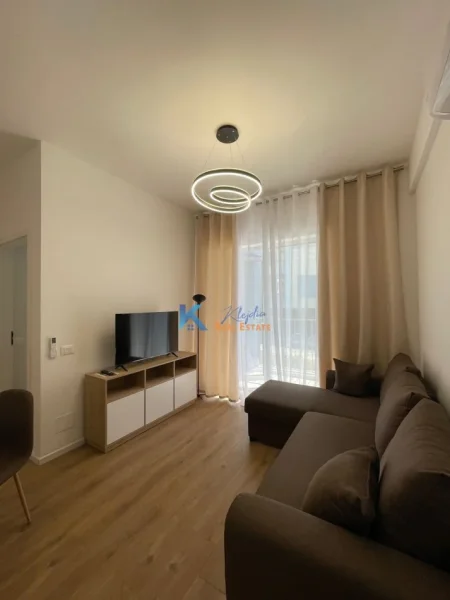 Tirane, jap me qera apartament 1+1+Ballkon Kati 2, 49 m² 450 € (Rezidenca OxA, ne zonen e Freskut)