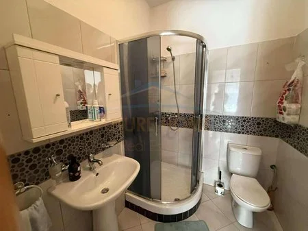 Tirane, jepet me qera apartament 2+1 Kati 5, 106 m² 460 € 