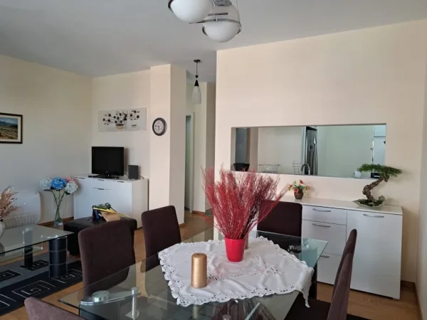 Tirane, jepet me qera apartament 2+1 Kati 0, 120 m² 900 € (Rruga Ibrahim Shalqizi)