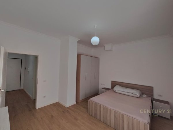 Tirane, jepet me qera apartament 1+1 Kati 1, 80 m² 550 € (Oxhaku)