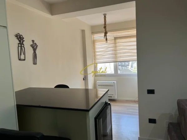 Tirane, jepet me qera apartament 3+1 Kati 4, 120 m² 650 € (RRUGA E DIBRES)