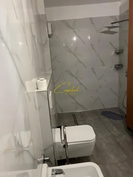 Tirane, jepet me qera apartament 3+1 Kati 4, 120 m² 650 € (RRUGA E DIBRES)