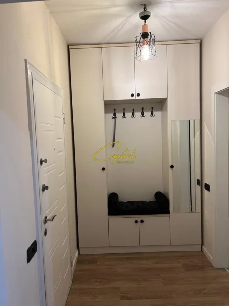 Tirane, jepet me qera apartament 3+1 Kati 4, 120 m² 650 € (RRUGA E DIBRES)