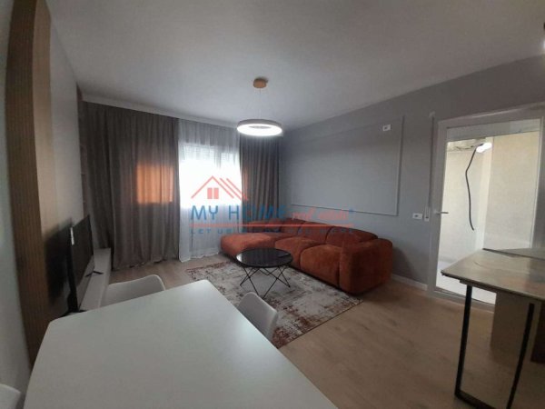 Apartament 1+1 + Post Parkimi me Qira Pazari i Ri Tirane