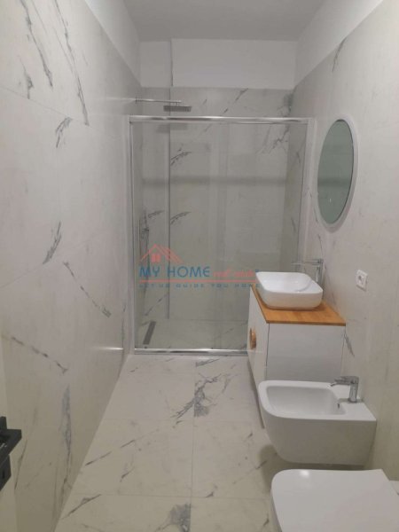 Apartament 1+1 + Post Parkimi me Qira Pazari i Ri Tirane