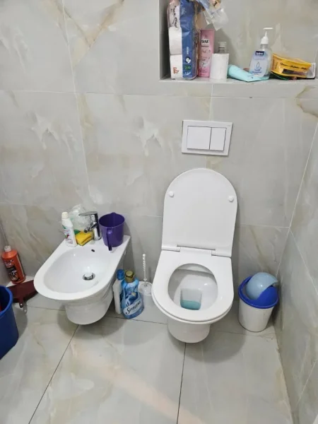 Tirane, jepet me qera apartament 1+1 Kati 6, 70 m² 500 € (Xhamlliku)