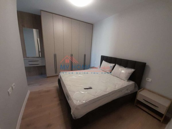 Apartament 1+1 + Post Parkimi me Qira Pazari i Ri Tirane