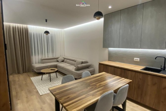 Tirane, jepet me qera apartament 2+1 Kati 6, 97 m² 480 € (Univers City)
