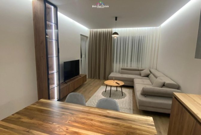 Tirane, jepet me qera apartament 2+1 Kati 6, 97 m² 480 € (Univers City)