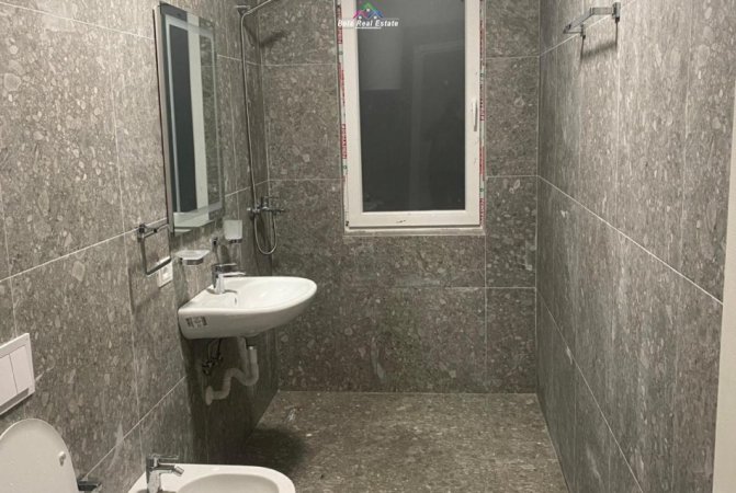 Tirane, jepet me qera apartament 2+1 Kati 6, 97 m² 480 € (Univers City)