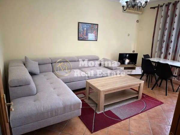 Tirane, jepet me qera apartament 1+1 Kati 4, 60 m² 400 € (Laprake (Kupola))
