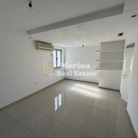 Tirane, jepet me qera ambjent biznesi Kati 1, 100 m² 800 € (Rruga e Durrsit)