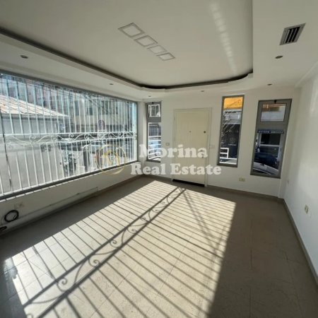 Tirane, jepet me qera ambjent biznesi Kati 1, 100 m² 800 € (Rruga e Durrsit)