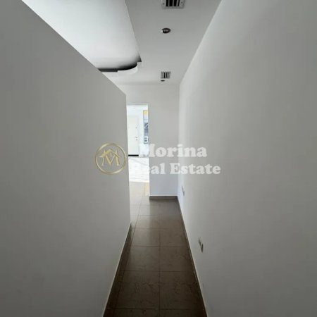 Tirane, jepet me qera ambjent biznesi Kati 1, 100 m² 800 € (Rruga e Durrsit)