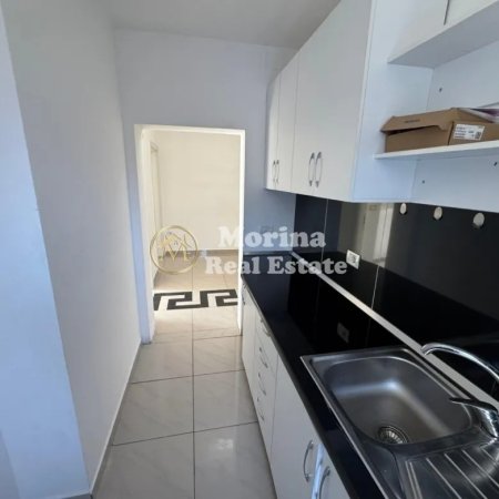 Tirane, jepet me qera ambjent biznesi Kati 1, 100 m² 800 € (Rruga e Durrsit)