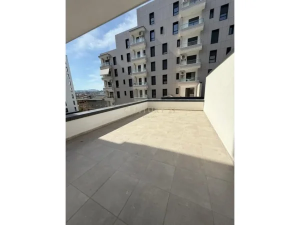 Tirane, shitet apartament 1+1+Ballkon Kati 2, 66 m² (UET)