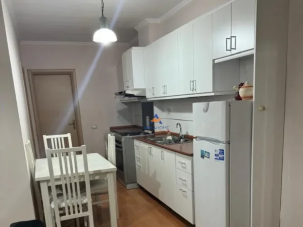 Tirane, jepet me qera apartament 1+1 , 70 m² 560 € (PRANE MONDIALIT, 21 DHJETORI)