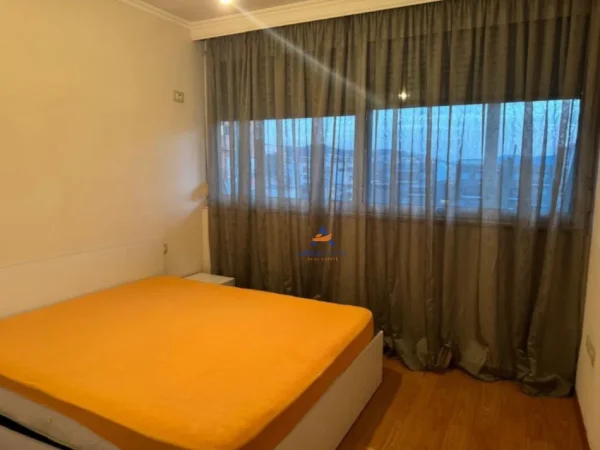 Tirane, jepet me qera apartament 1+1 , 70 m² 560 € (PRANE MONDIALIT, 21 DHJETORI)