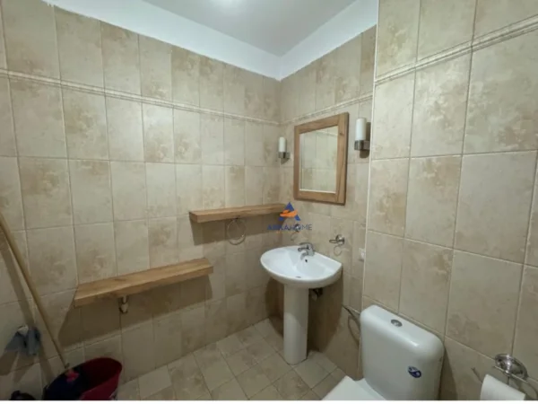 Tirane, jepet me qera apartament 1+1 , 70 m² 560 € (PRANE MONDIALIT, 21 DHJETORI)