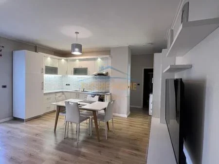 Tirane, jepet me qera apartament 1+1 Kati 2, 73 m² 600 € 