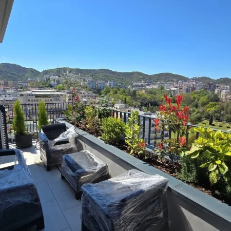 Tirane, jepet me qera apartament 2+1+Ballkon Kati 7, 150 m² 2.300 € (Lake View Residence)