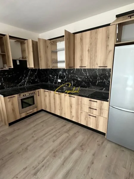 Tirane, jepet me qera apartament 2+1 Kati 2, 75 m² 600 € (5 MAJI)