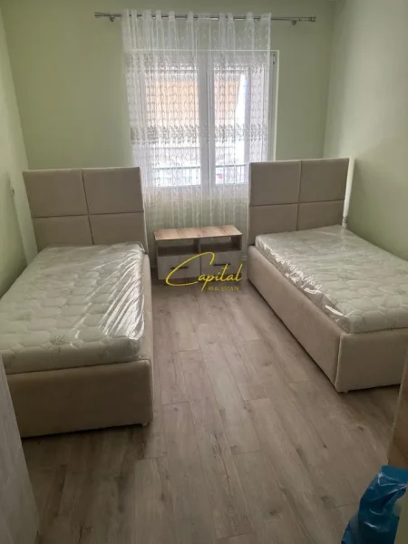 Tirane, jepet me qera apartament 2+1 Kati 2, 75 m² 600 € (5 MAJI)