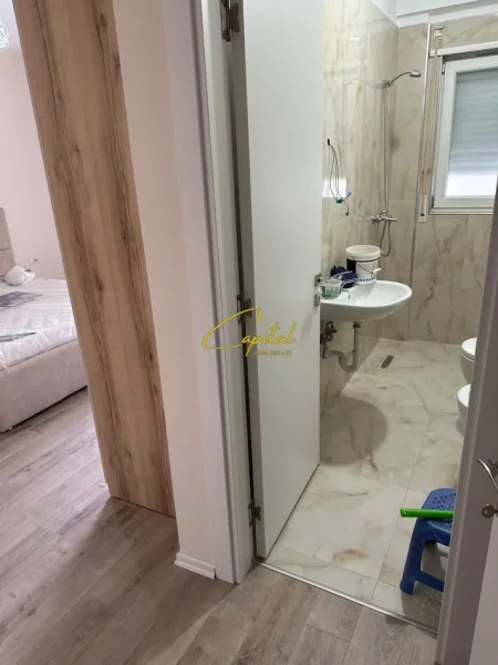 Tirane, jepet me qera apartament 2+1 Kati 2, 75 m² 600 € (5 MAJI)