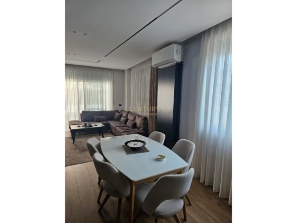Tirane, jepet me qera apartament 2+1 Kati 5, 100 m² 650 € (partners121541)