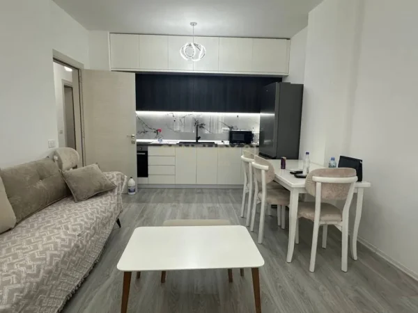 Tirane, jepet me qera apartament 2+1 Kati 3, 100 m² 570 € (Astir)