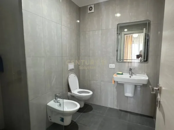 Tirane, jepet me qera apartament 2+1 Kati 3, 100 m² 570 € (Astir)