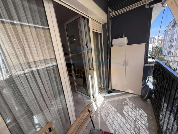 Tirane, jepet me qera apartament 2+1 Kati 5, 109 m² 460 € (Unaza e Re, pranë Bar Tubino.)