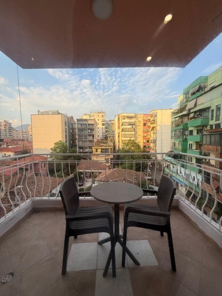 Tirane, jepet me qera apartament 1+1+Aneks+Ballkon Kati 3, 50 m² 600 € (Rruga e Saraceve, tek selvia)