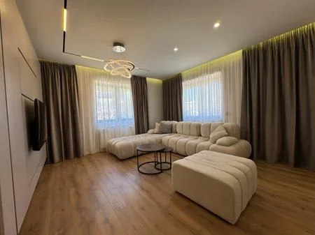 Tirane, jepet me qera apartament Dublex Kati 4, 150 m² 1.400 € 